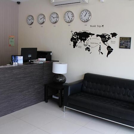 Hotel Zamburger Кота Дамансара Екстериор снимка