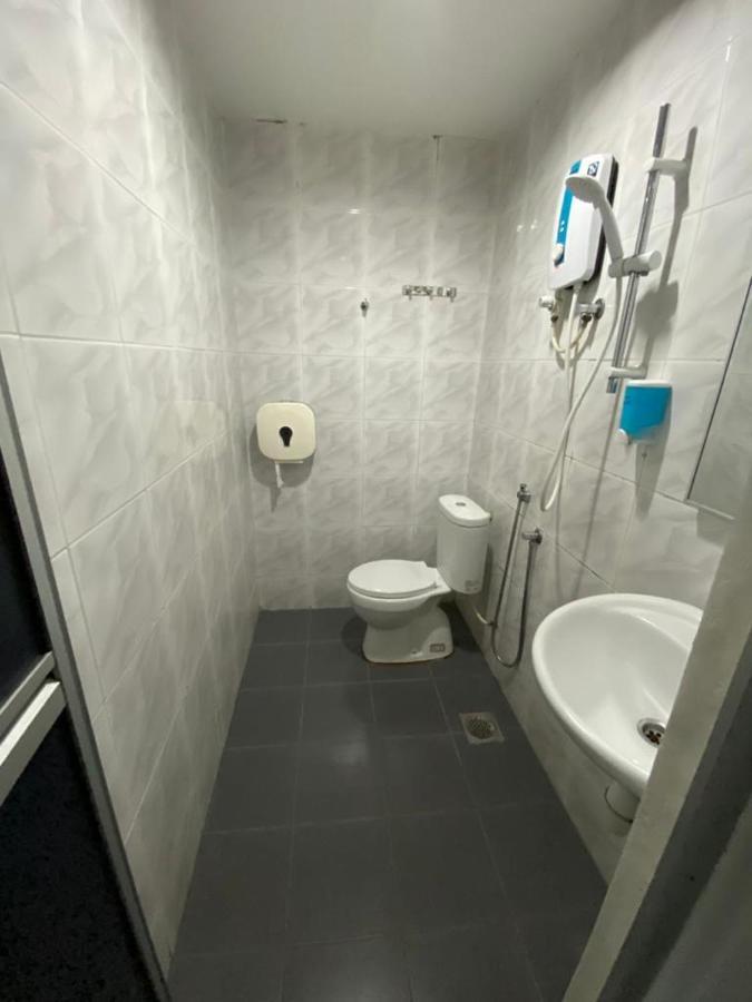 Hotel Zamburger Кота Дамансара Екстериор снимка